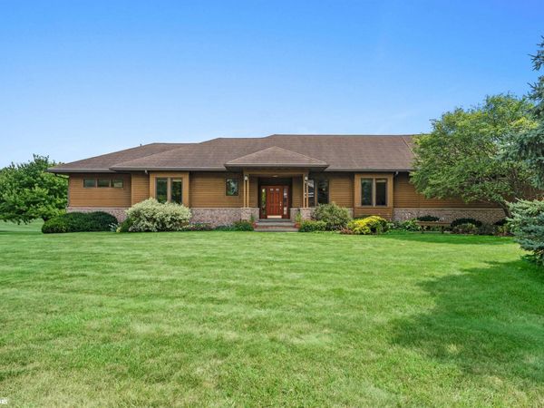 212 Deere Road, Hubbard, IA 50122