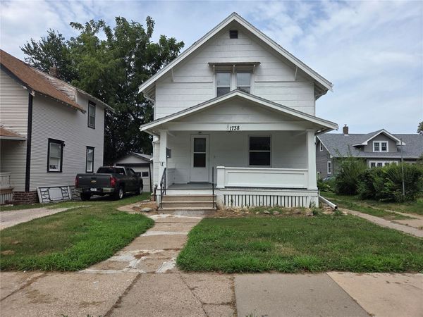 1738 Higley Avenue SE, Cedar Rapids, IA 52403