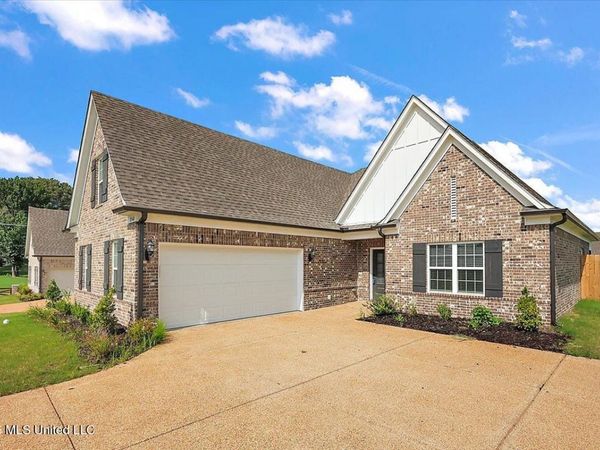 8960 Acorn Lane, Southaven, MS 38672