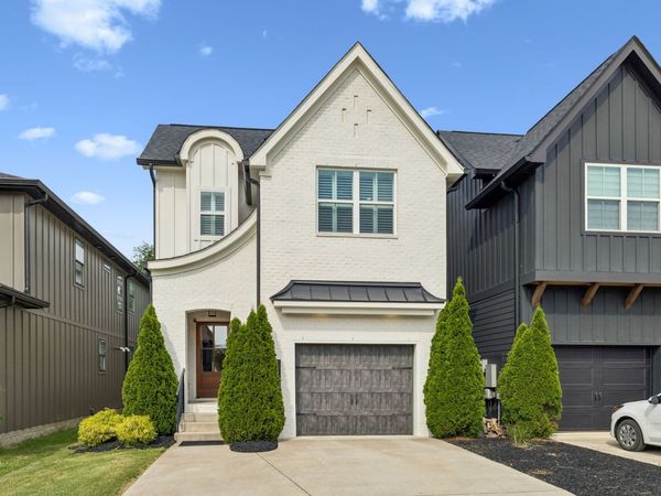418B W Bend Dr , Nashville, TN 37209