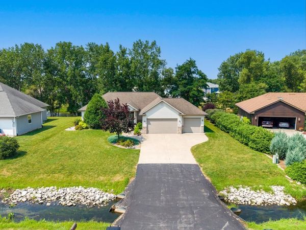 1337 BROOKS LANE, Oshkosh, WI 54904