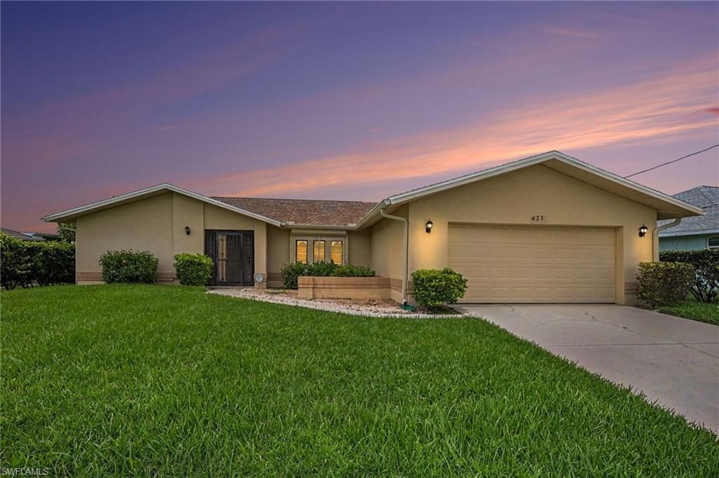 423 SW 12th St, Cape Coral, FL 33991 Main Photo