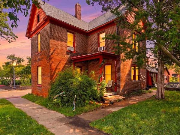 214 N Gilbert St, Iowa City, IA 52240