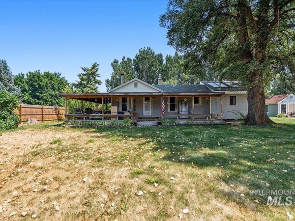 6613 Wright Ln, Nampa, ID 83686