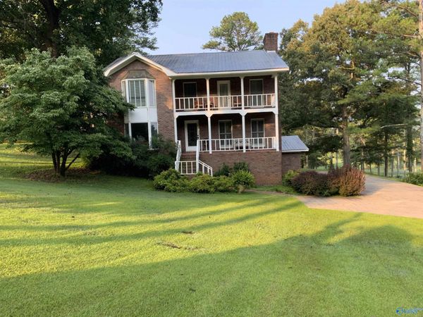 910 Fairway Road NW, Fort Payne, AL 35967