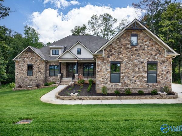 45 Ridge Bluff Circle, Huntsville, AL 35803