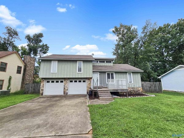 1023 Sandy Springs Road NW, Huntsville, AL 35806