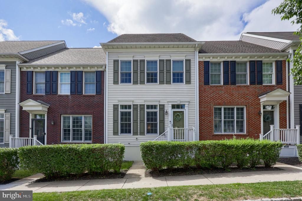 204 SAGAMORE HILL , MOUNT JOY, PA 17552