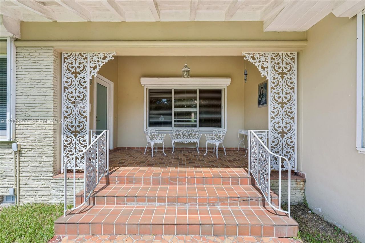 2514 E Granada Blvd, Unit n/a, Coral Gables, FL 33134 Photo