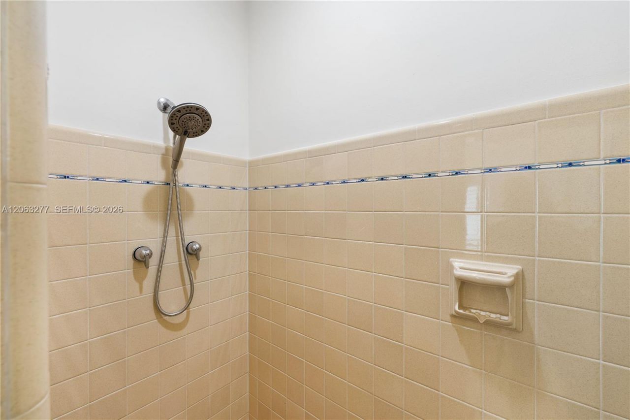 2514 E Granada Blvd, Unit n/a, Coral Gables, FL 33134 Photo