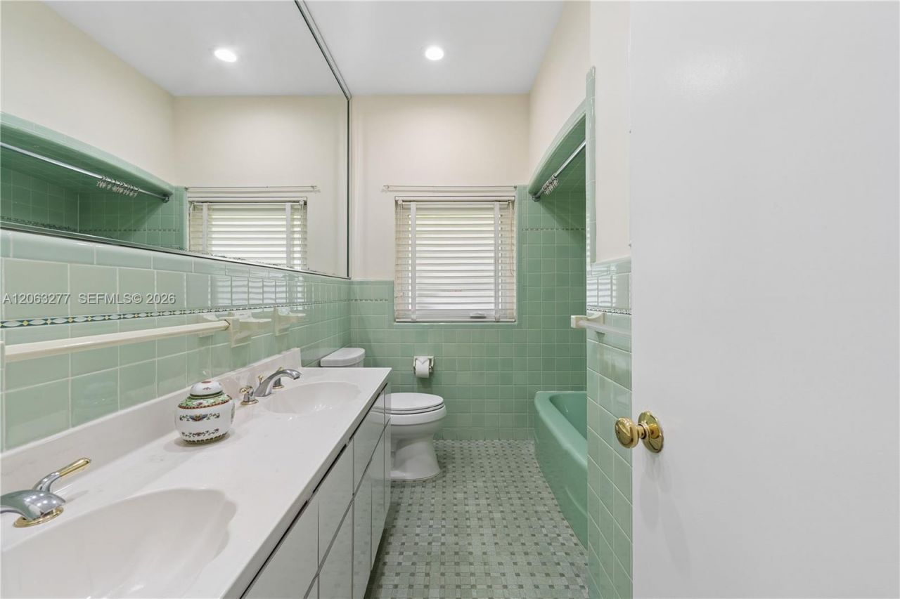 2514 E Granada Blvd, Unit n/a, Coral Gables, FL 33134 Photo