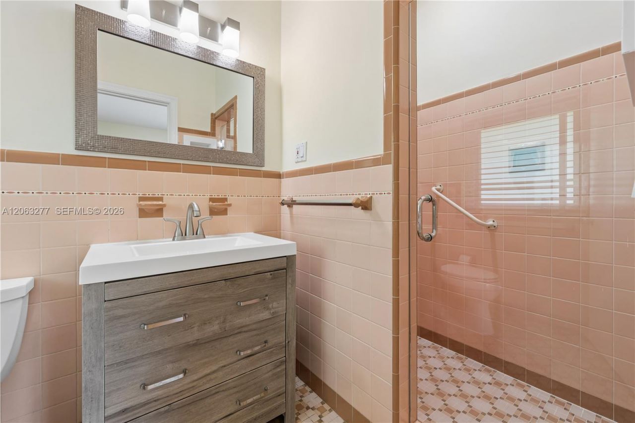 2514 E Granada Blvd, Unit n/a, Coral Gables, FL 33134 Photo