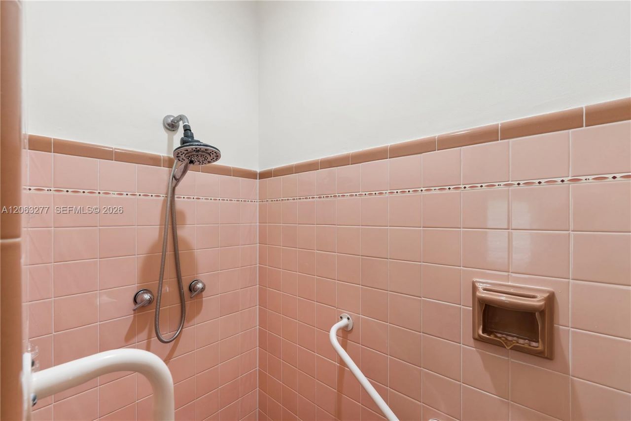 2514 E Granada Blvd, Unit n/a, Coral Gables, FL 33134 Photo