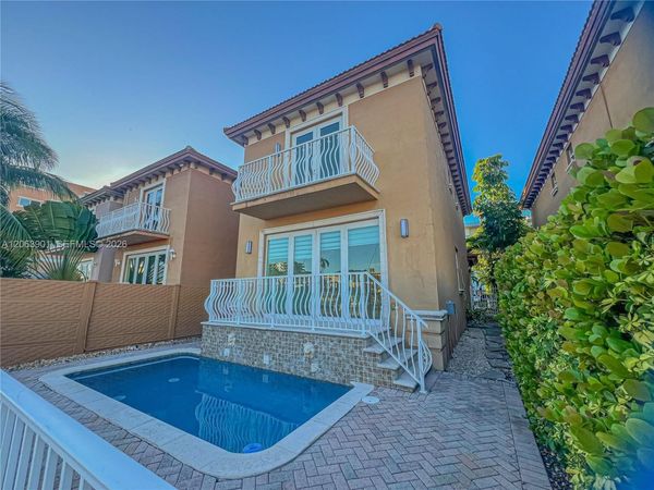 3850 NE 168th St , Unit 4, North Miami Beach, FL 33160