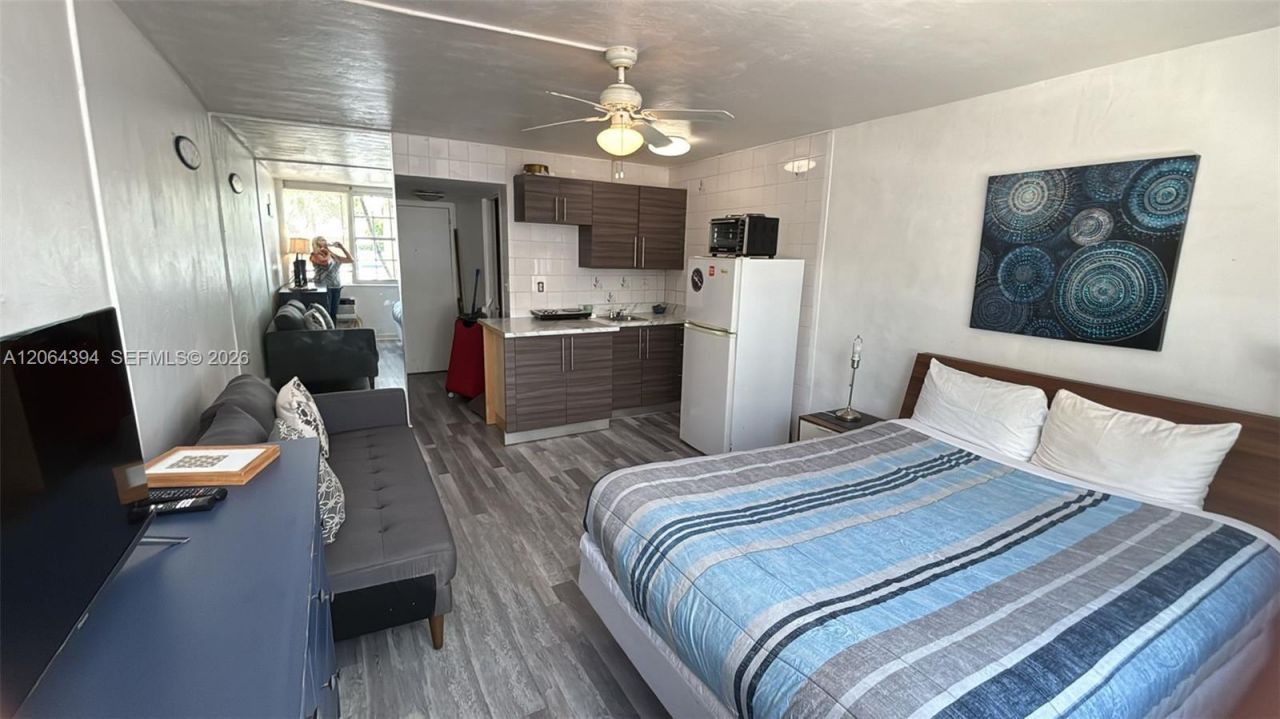6484 Iindian Creek , Unit 111, Miami Beach, FL 33141 Photo