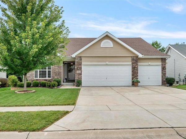 492 Pleasant Breeze Drive, Wentzville, MO 63385