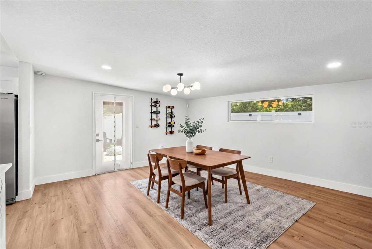 1134 Meadowlawn Drive N, Saint Petersburg, FL 33702 Photo