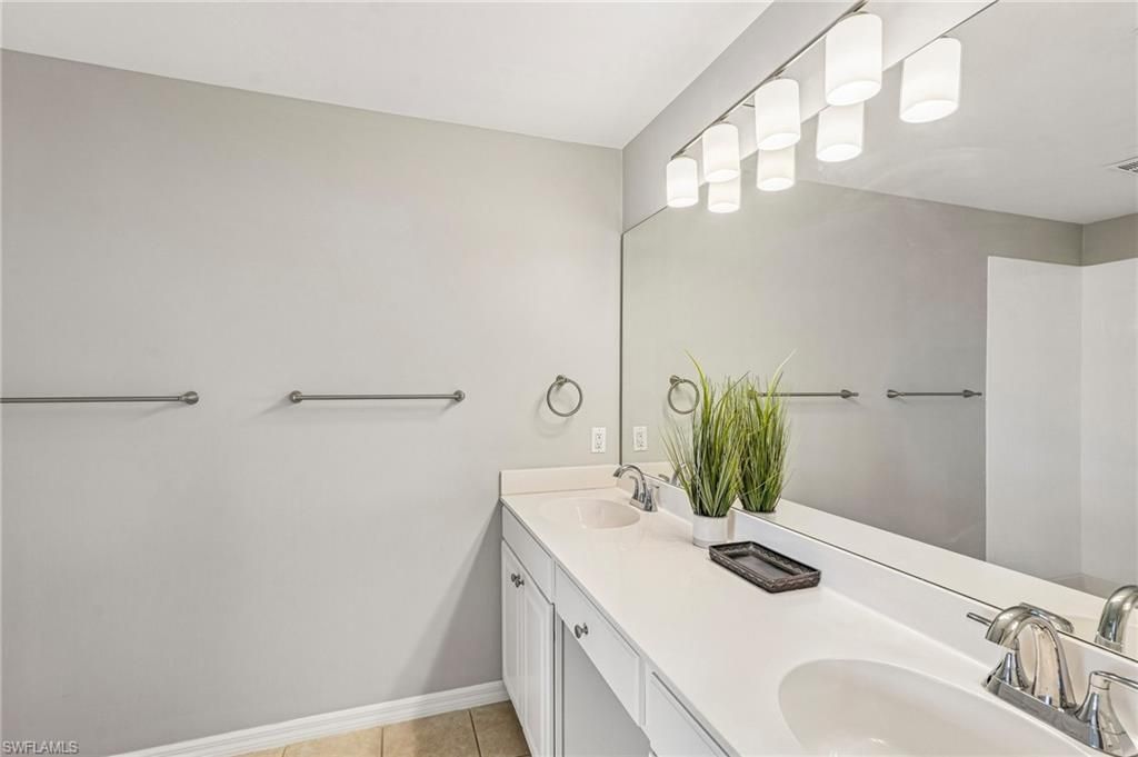 1104 Oxford Ln, Unit 44, Naples, FL 34105 Photo