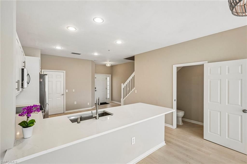 1104 Oxford Ln, Unit 44, Naples, FL 34105 Photo