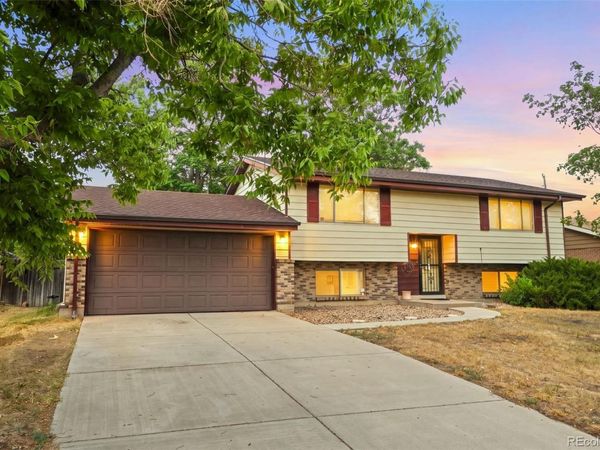984 S Victor Way, Aurora, CO 80012