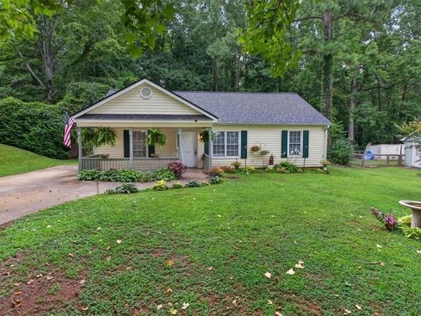 129 Whispering Pine Lane NE, White, GA 30184