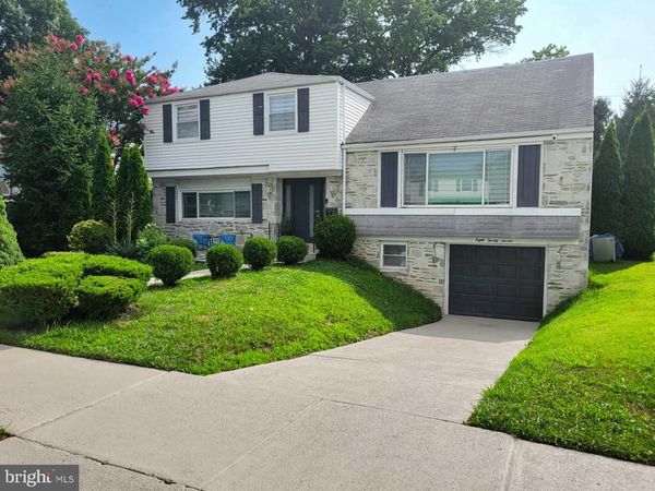827 LARKSPUR STREET , PHILADELPHIA, PA 19116