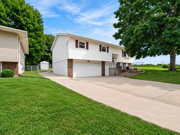 313 Lynne Drive, Nevada, IA 50201