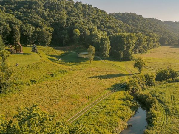 2342 Garland Ln , Dorchester, IA 52140