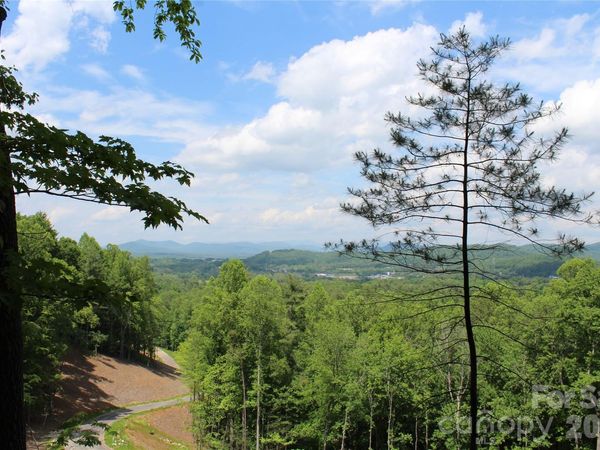 000 Northview Drive, Hendersonville, NC 28791