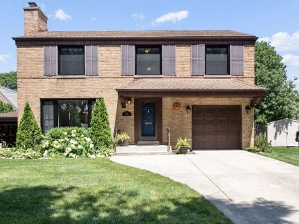 6957 N Caldwell Avenue , Chicago, IL 60646