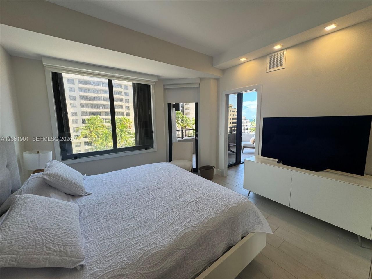 201 Crandon Blvd, Unit 520, Key Biscayne, FL 33149 Photo
