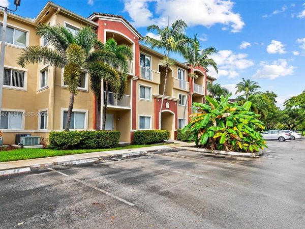 7085 Nova Dr , Unit 330, Davie, FL 33317