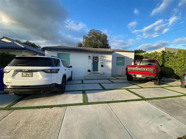1935 SW 24th Ter , Miami, FL 33145