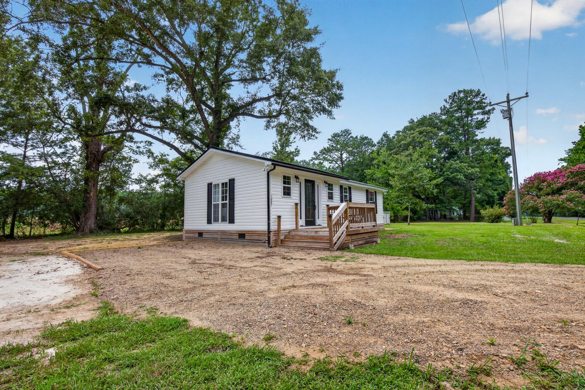 1085 Homestead Road Photo 6