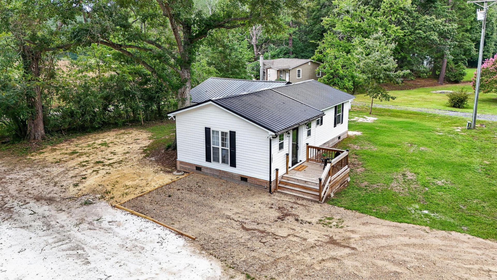 1085 Homestead Road Photo 9