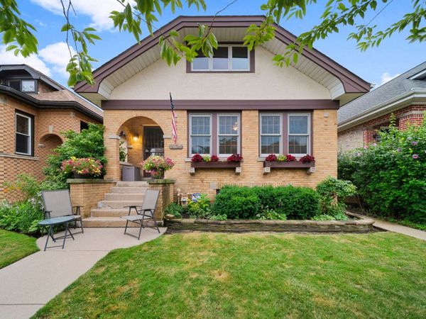 2617 W Lunt Avenue, Chicago, IL 60645