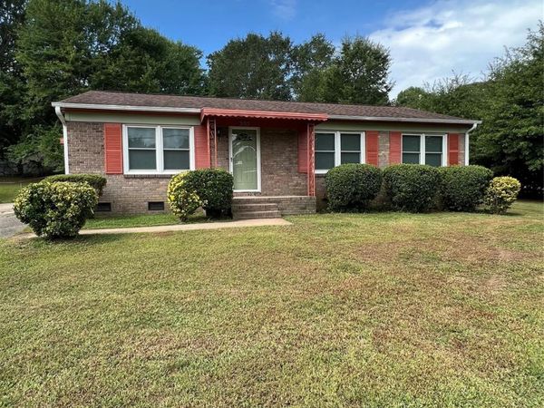 305 Briarwood Circle , Dallas, NC 28034