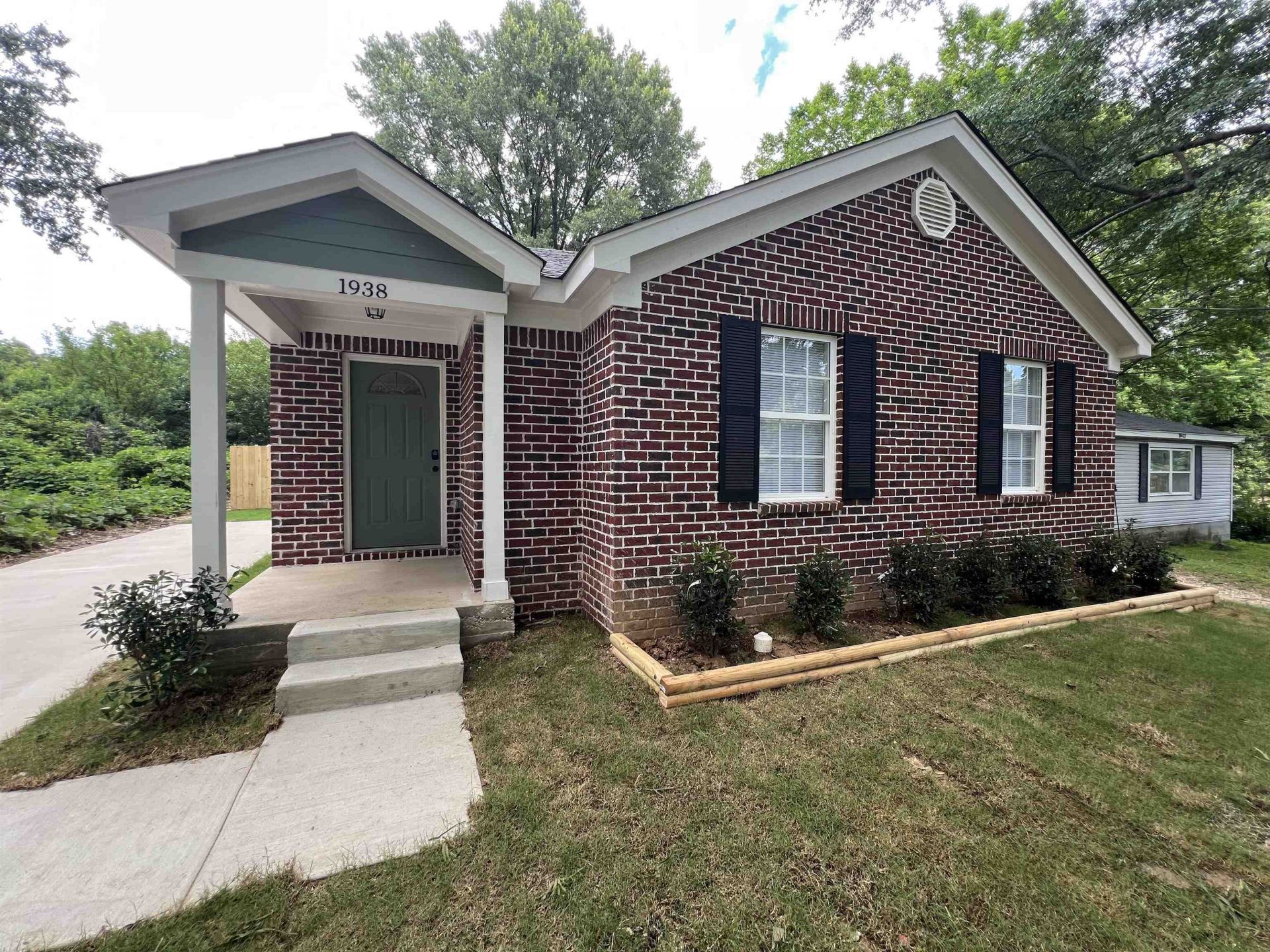 1938 The Oaks Ave, Memphis, TN 38127 Main Photo