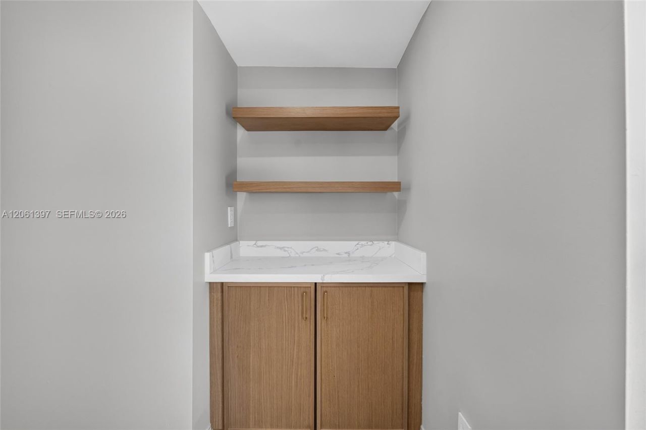1011 NW 30th Ct , Unit 1, Miami, FL 33125 Photo