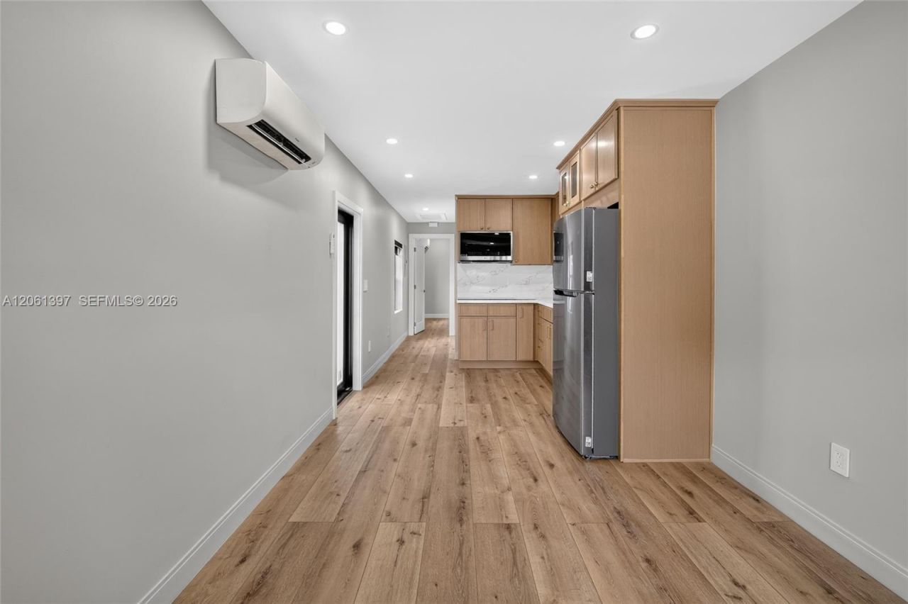 1011 NW 30th Ct , Unit 1, Miami, FL 33125 Photo