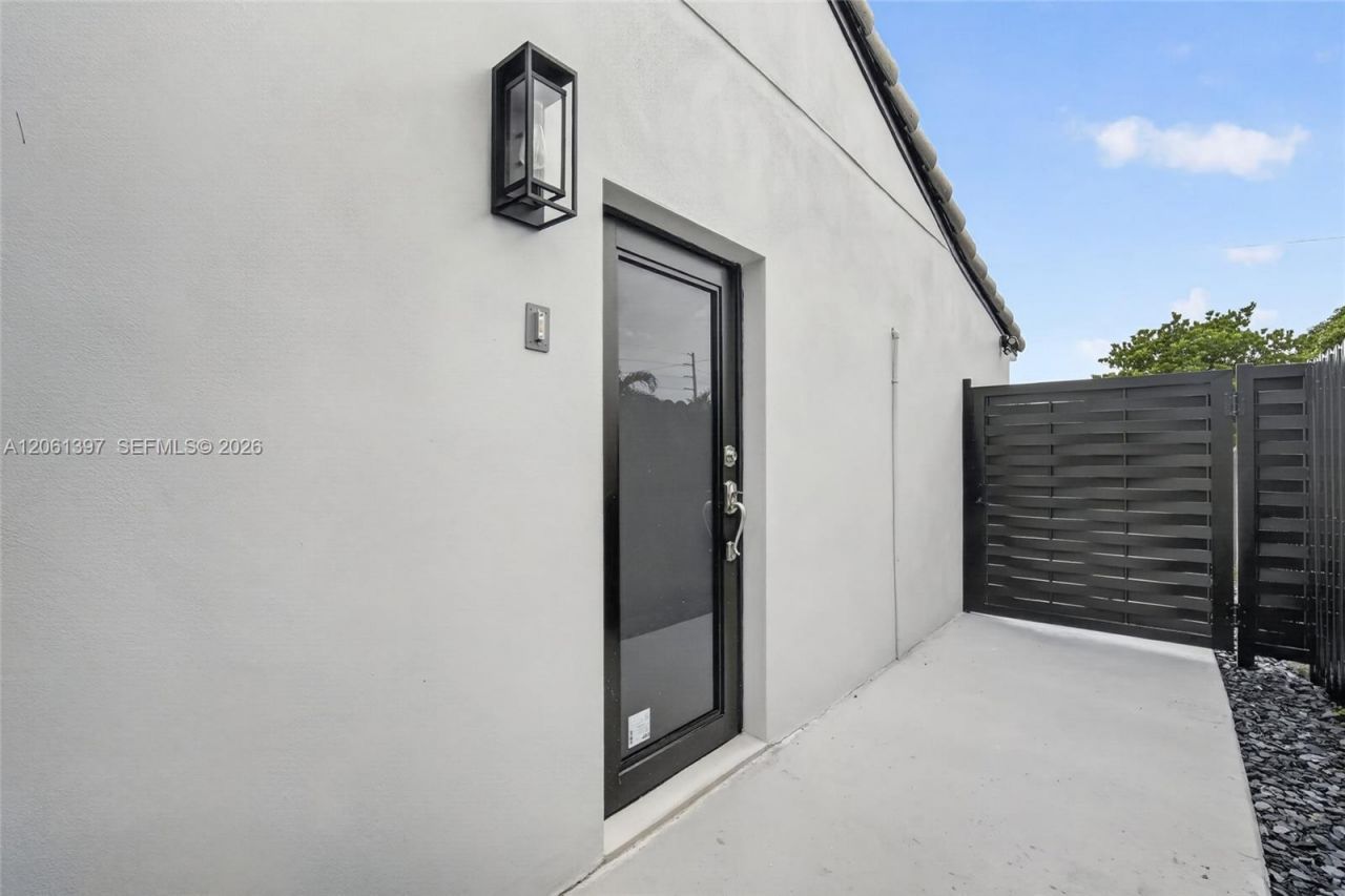 1011 NW 30th Ct , Unit 1, Miami, FL 33125 Photo