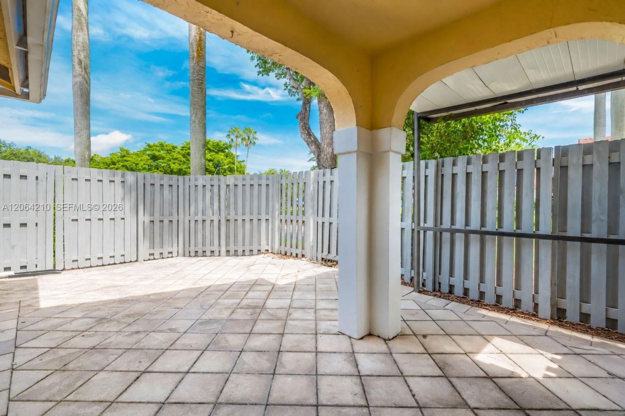 1351 Springside Dr, Weston, FL 33326 Photo