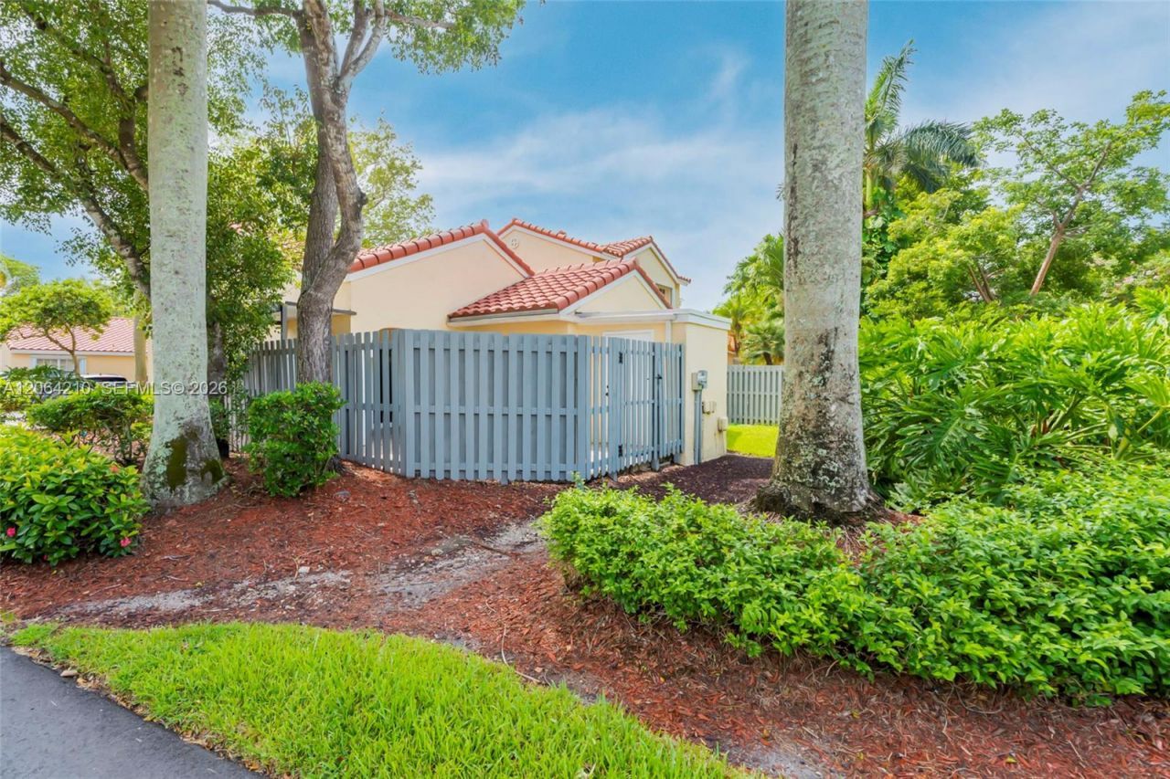 1351 Springside Dr, Weston, FL 33326 Photo