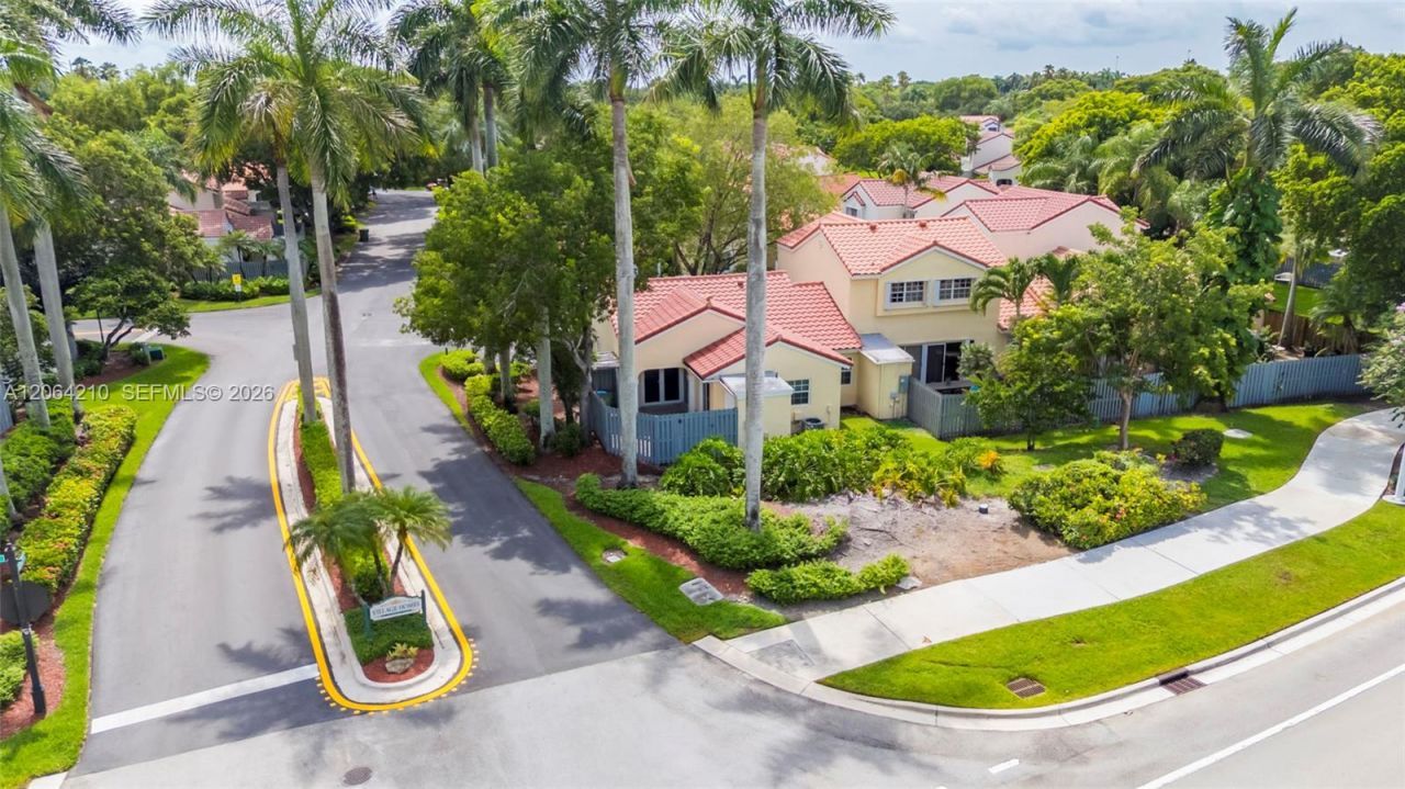 1351 Springside Dr, Weston, FL 33326 Photo