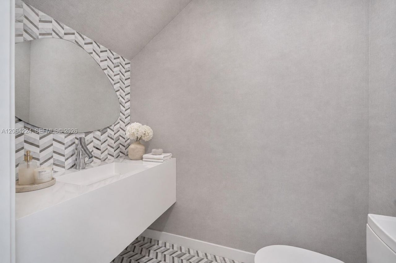 6203 Laguna Path N , Miami Beach, FL 33141 Photo