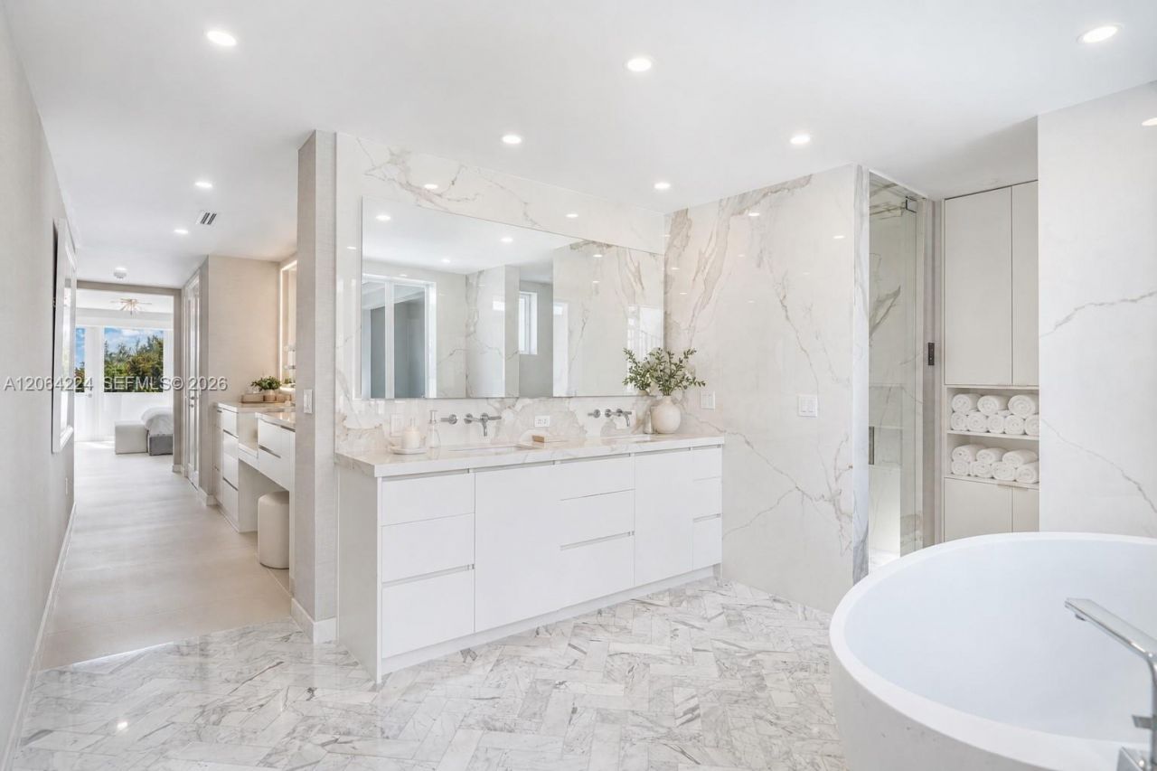 6203 Laguna Path N , Miami Beach, FL 33141 Photo