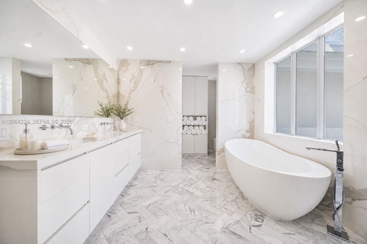 6203 Laguna Path N , Miami Beach, FL 33141 Photo