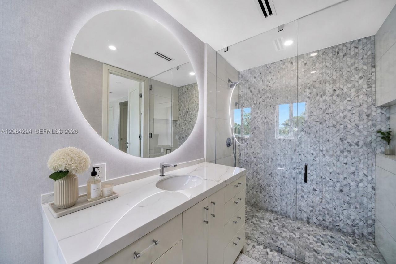 6203 Laguna Path N , Miami Beach, FL 33141 Photo