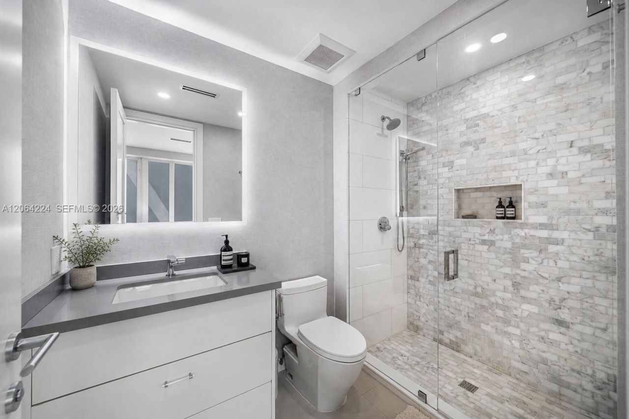 6203 Laguna Path N , Miami Beach, FL 33141 Photo