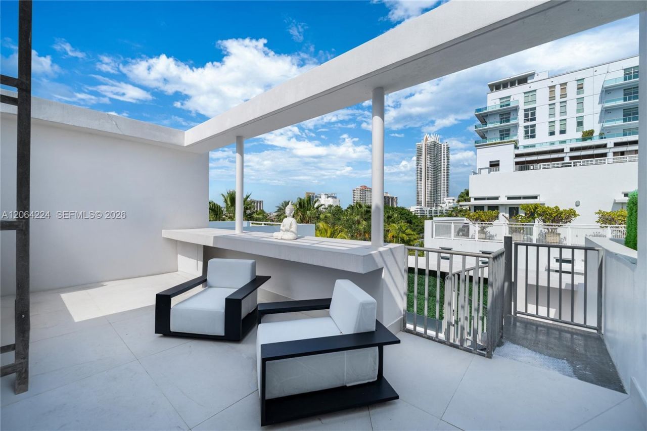 6203 Laguna Path N , Miami Beach, FL 33141 Photo
